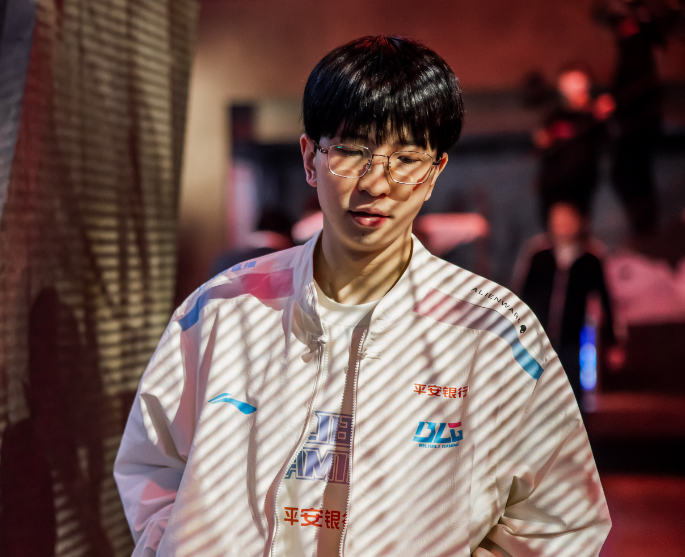 TSM绝杀BLG，Elk关键团战开团秒人激烈交锋半决赛，技惊四座的简单介绍