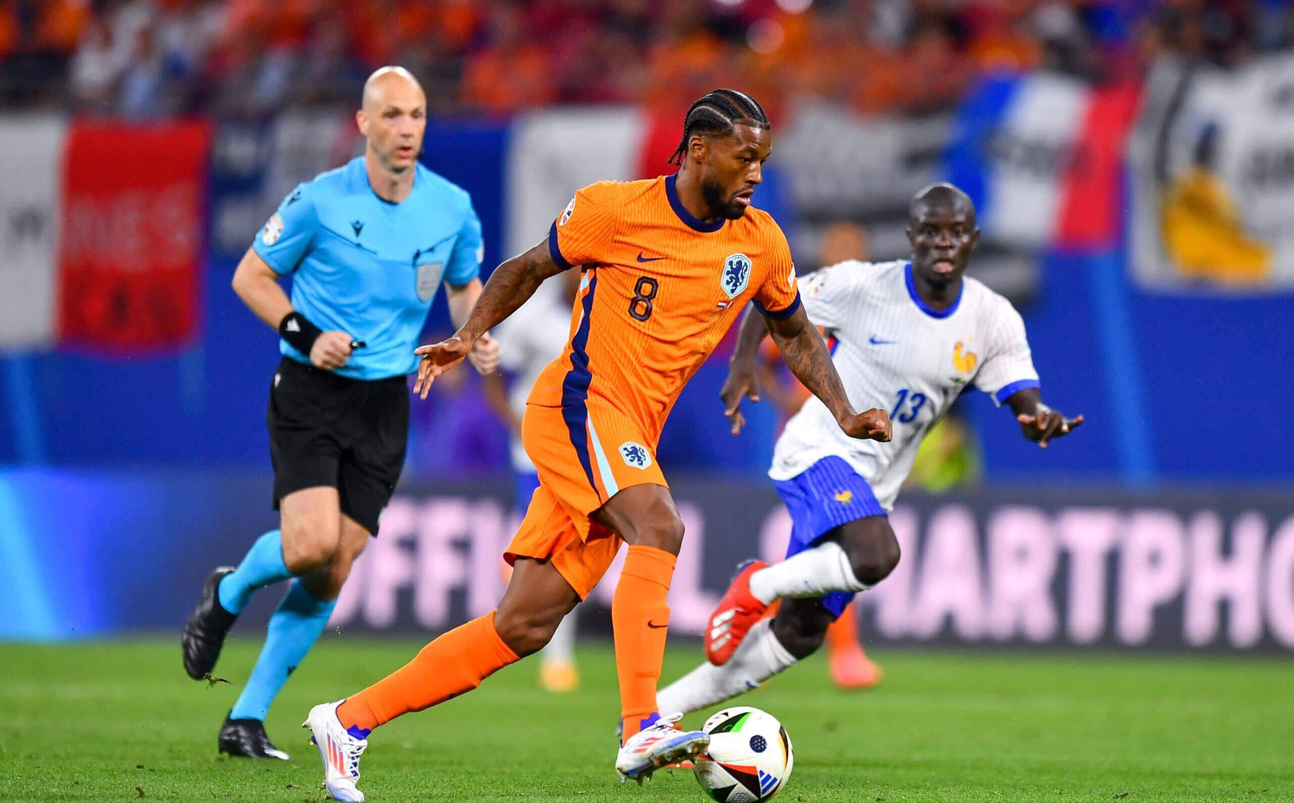 包含荷兰队员踢出好表现，晋级前景看好的词条