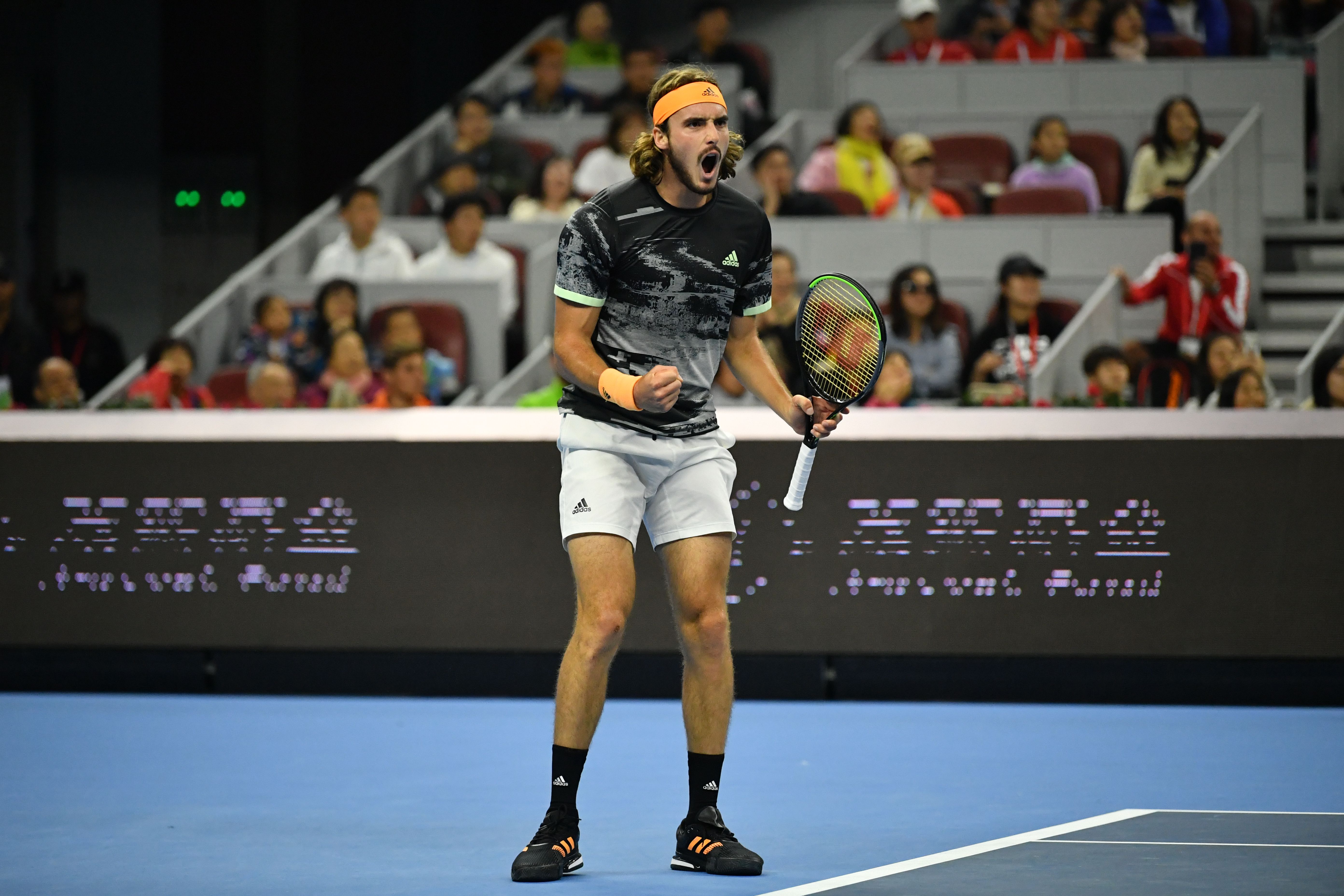 意大利网球队横扫日本网球队,西西帕斯惊艳世界 意大利网球队横扫日本网球队,西西帕斯惊艳世界