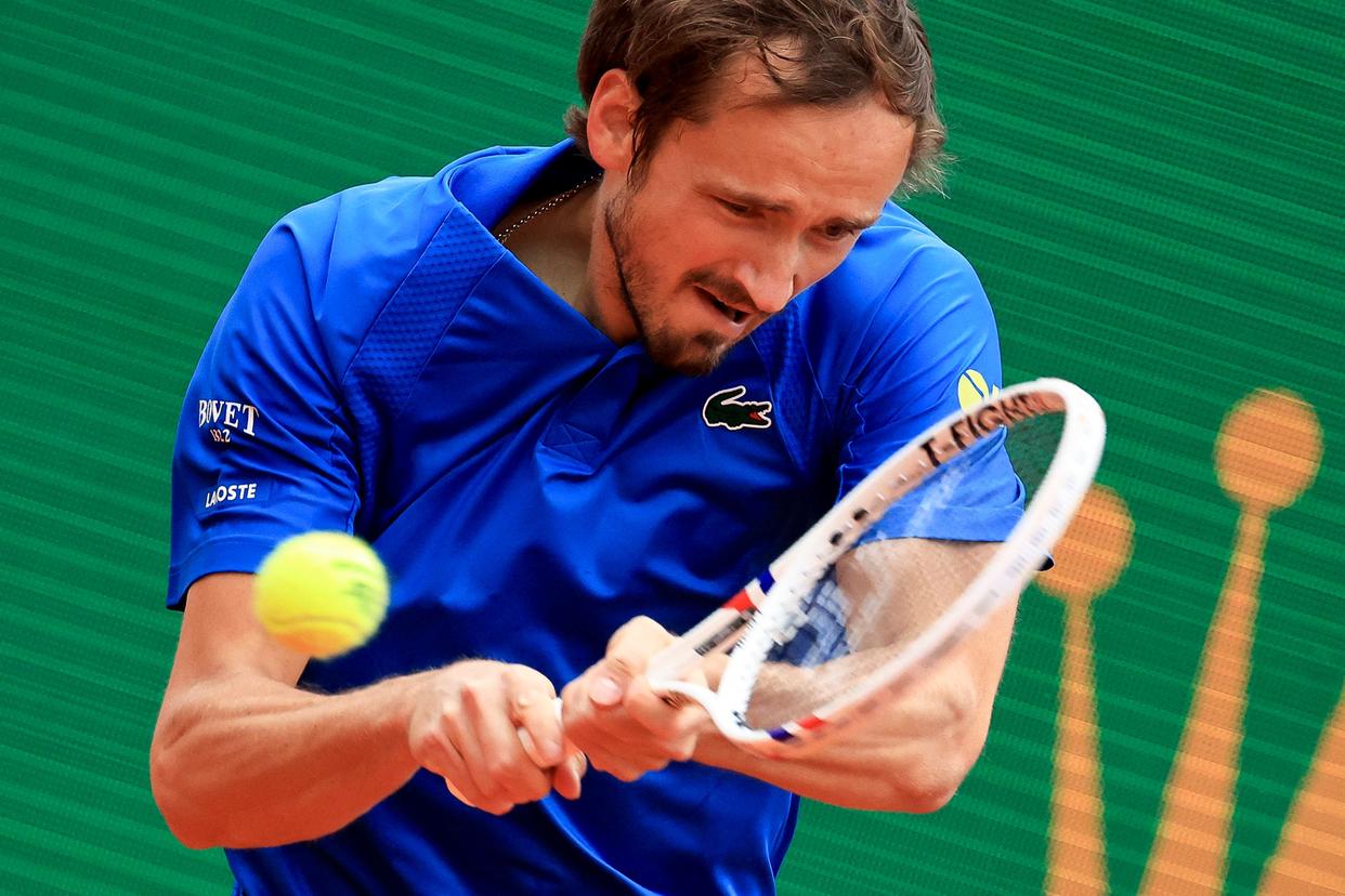 开云体育直播-意大利网球队翻盘日本网球队，梅德韦杰夫统治全场的简单介绍