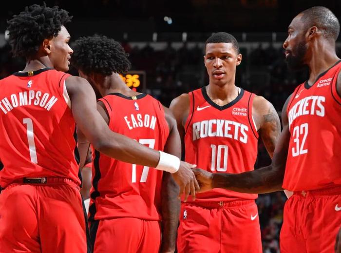 猛龙击败马刺，范弗利特砍下全队最高得分的简单介绍