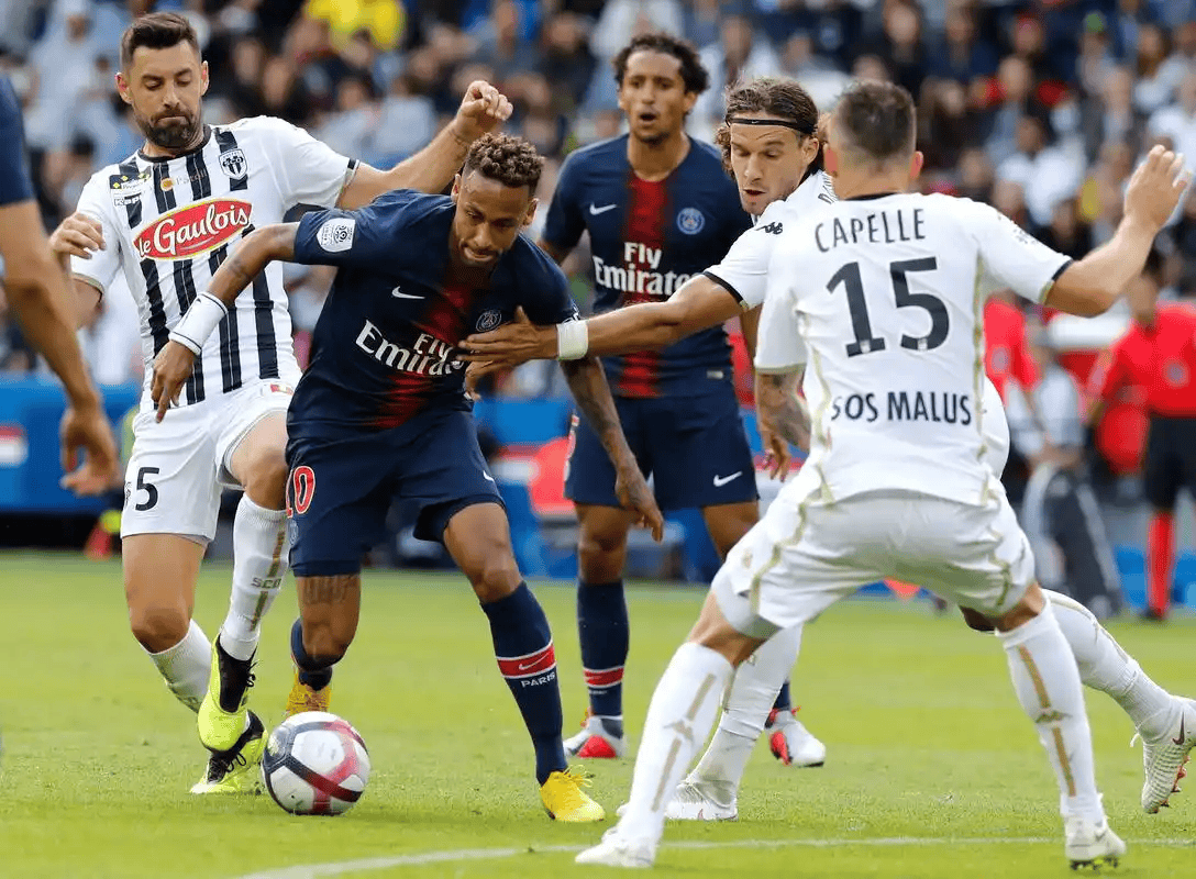 关于昂热主场不敌对手，遭遇联赛连败的信息