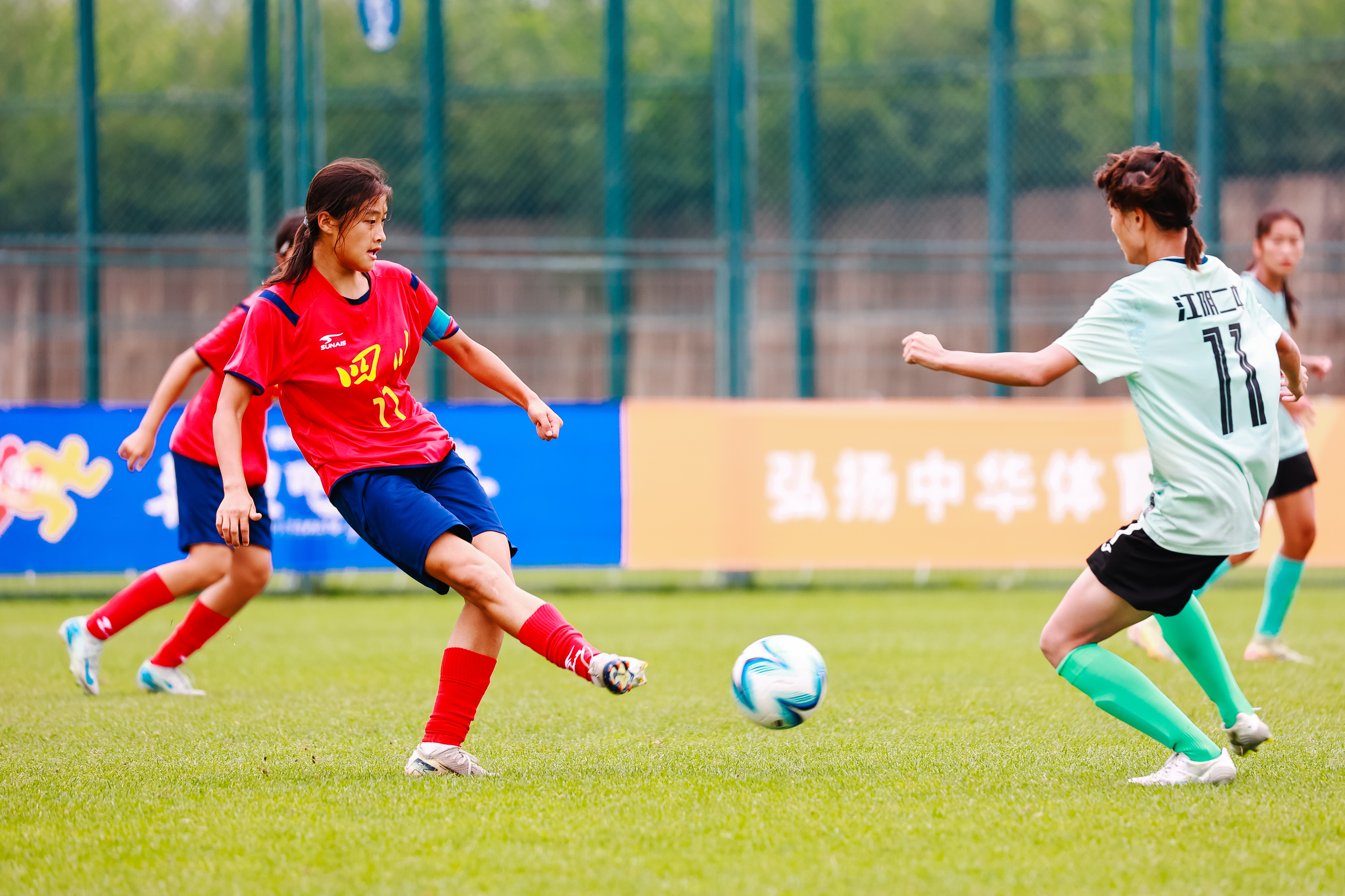 中国足球职业联赛赛场上的精彩瞬间 中国足球职业联赛赛场上的精彩瞬间