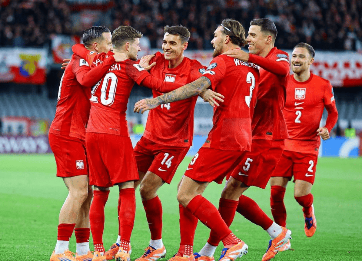 关于波兰在客场战胜阿尔巴尼亚，实现三连胜的信息