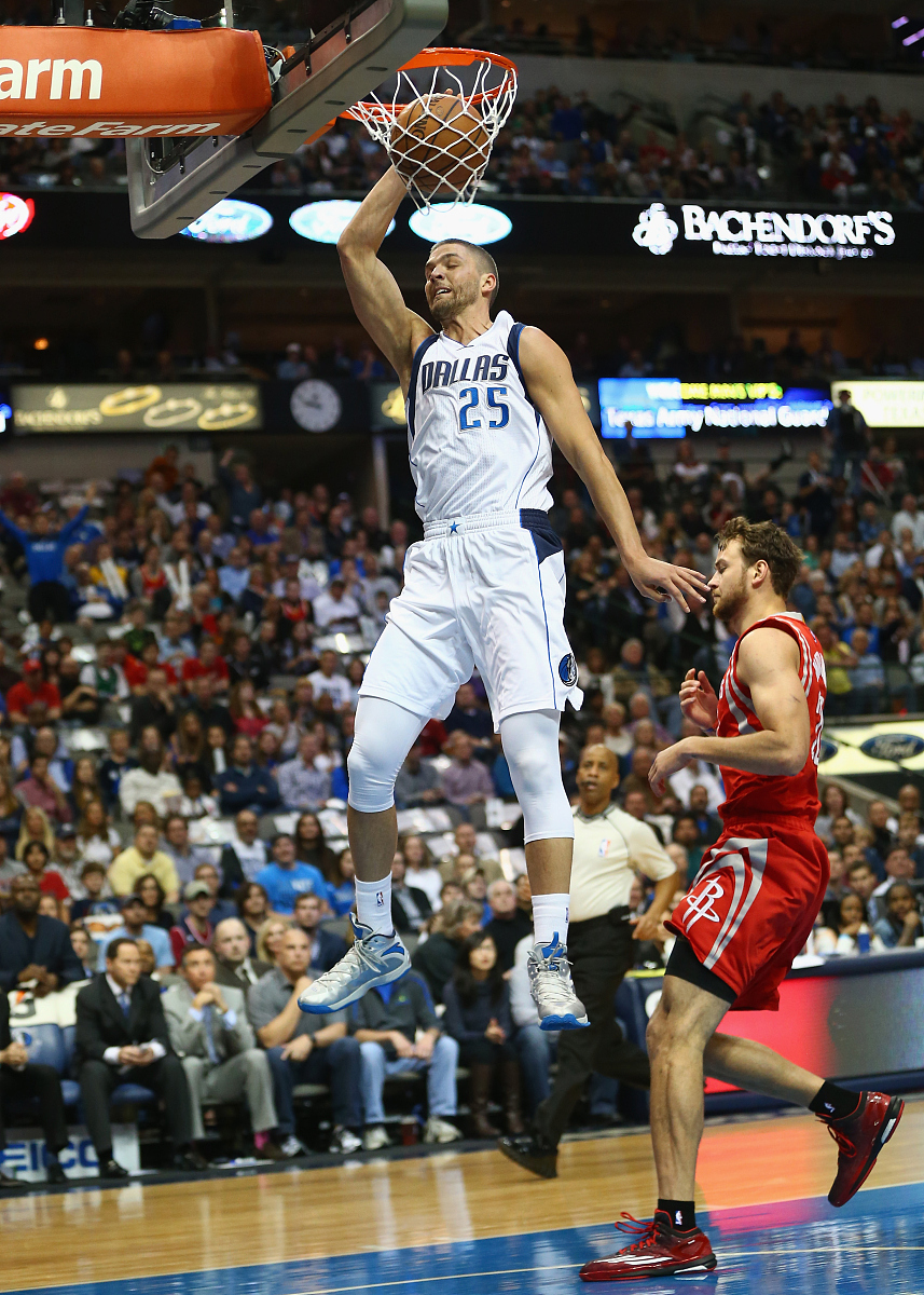 尼克斯遭马刺逆转，战绩继续低迷痛苦的简单介绍