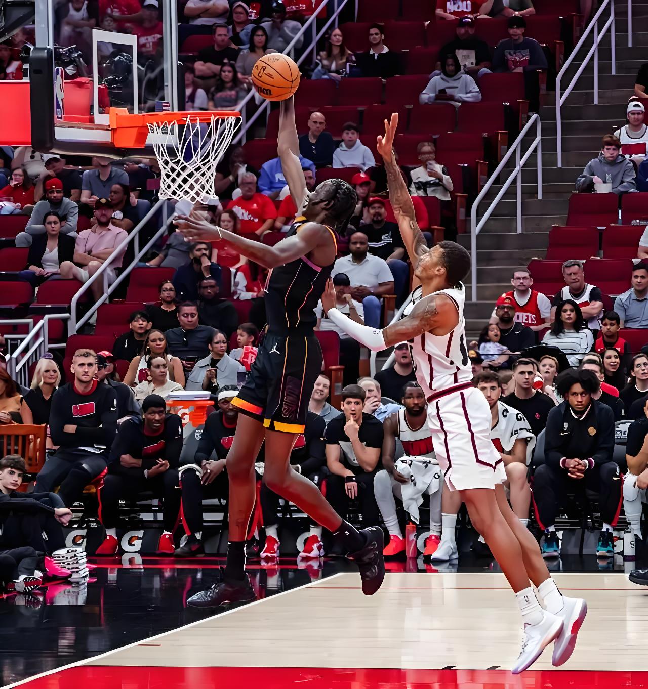 开云体育在线-NBA盛大复赛火爆开打，球队全力以赴