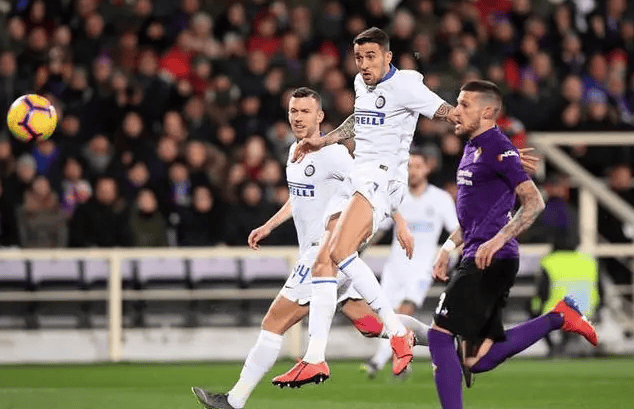 包含拉齐奥客场取胜热那亚，领先优势加大的词条