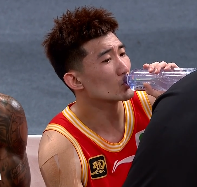 开云APP-包含热火翻盘北京队，孙铭徽高光表现的词条