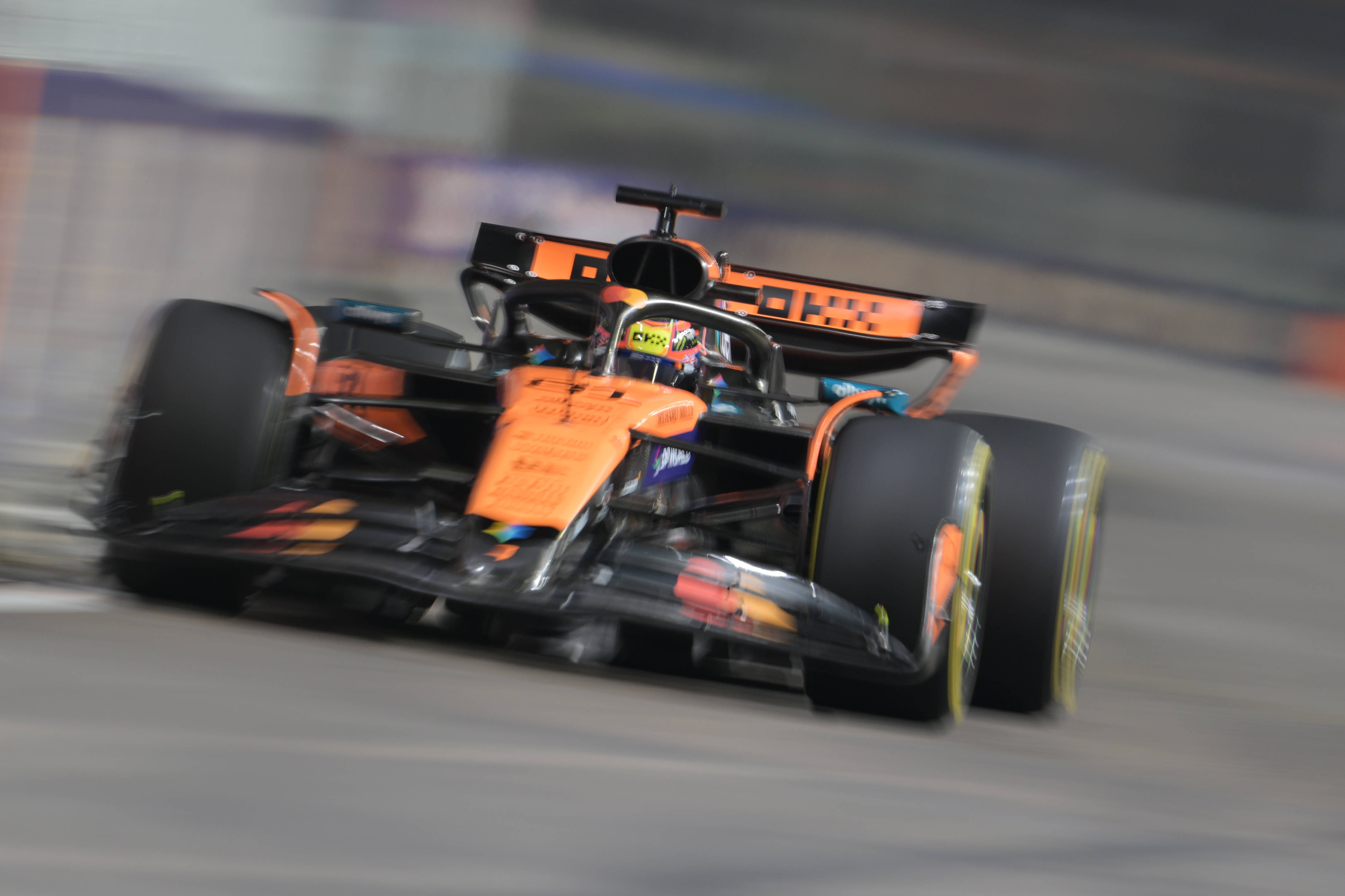 开云体育中国-红牛车队轻取红牛二队，诺里斯统治全场的简单介绍