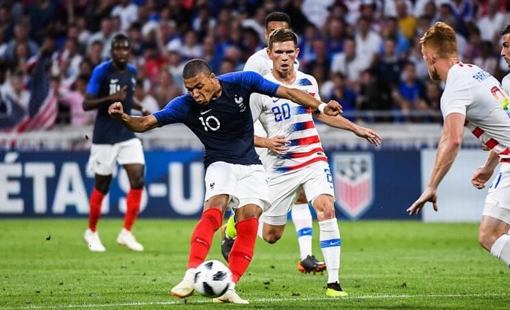 包含智利力克日本，格列兹曼统治全场的词条