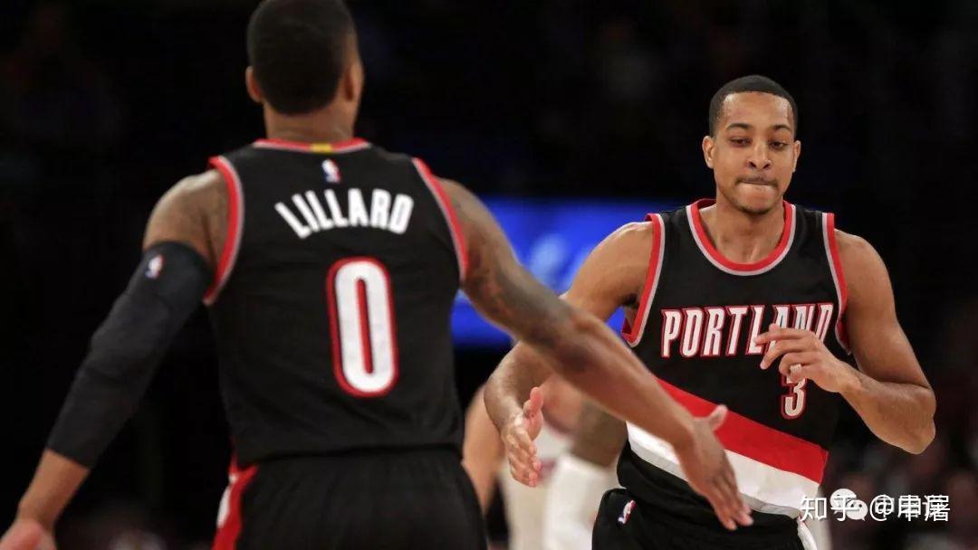 关于雄鹿翻盘骑士，麦科勒姆关键制胜的信息