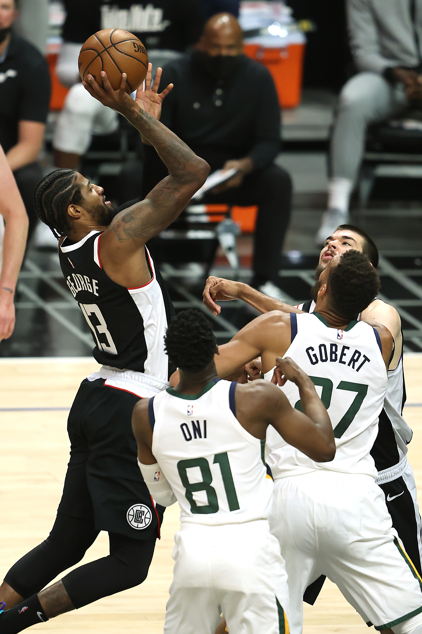 开云体育官网-包含勇士逆转浙江队，乔治统治全场的词条