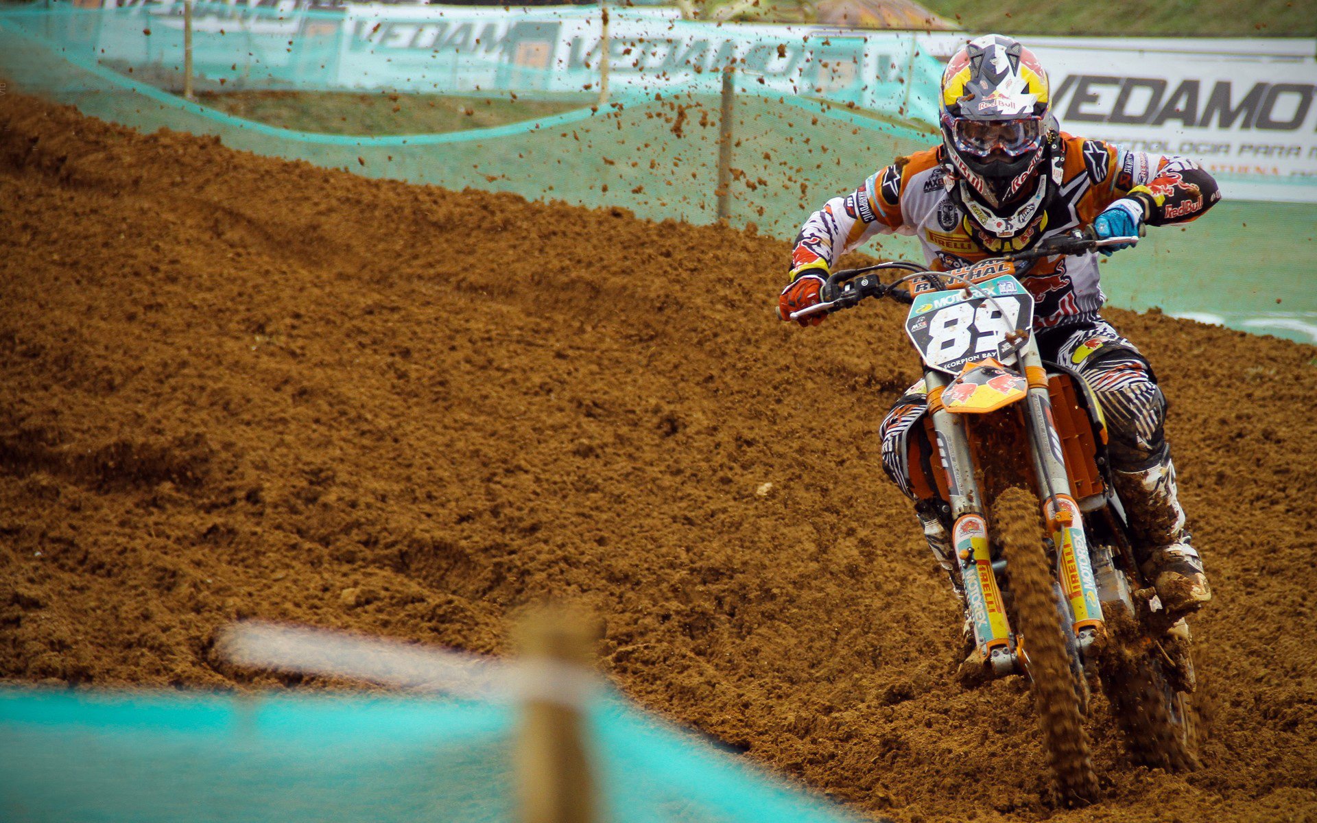 开云平台-从尼日利亚血拼波兰，到欧冠半决赛的法比尼奥时刻，一位中场枢纽的统治力进化史