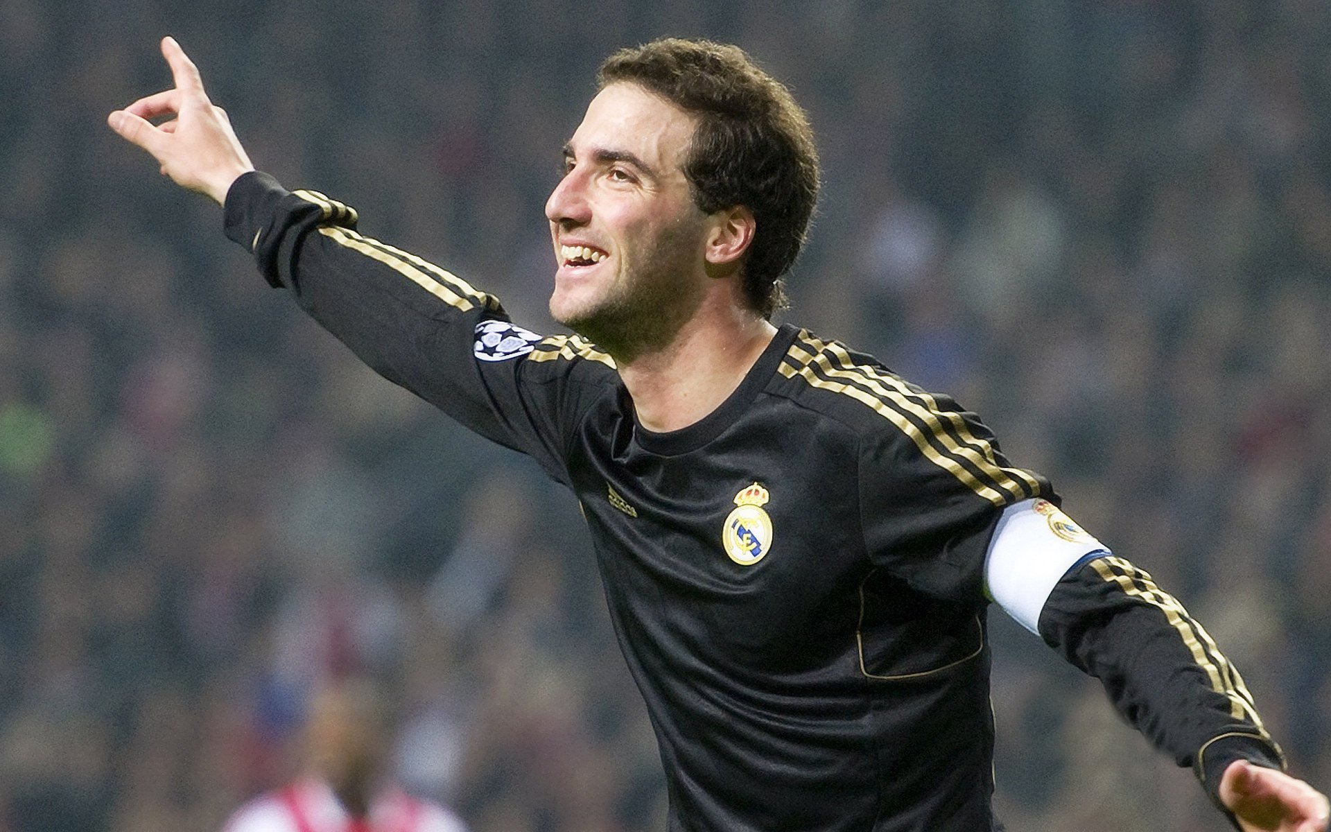 开云体育APP下载-阿什拉夫进攻端无人可挡，曼联压哨绝杀雷恩惊险晋级