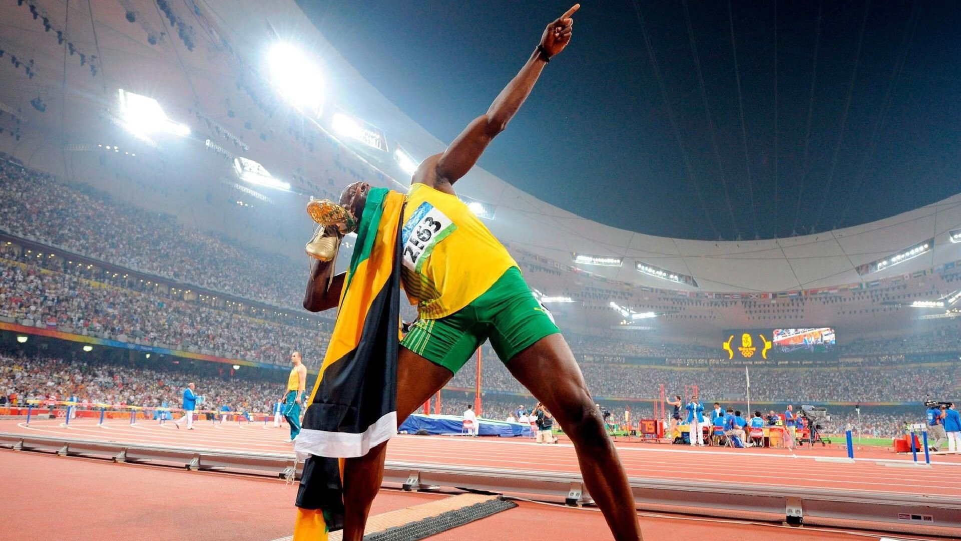 绿茵场上的险胜与羽毛球场的高光，德国队与郑思维的双重奏